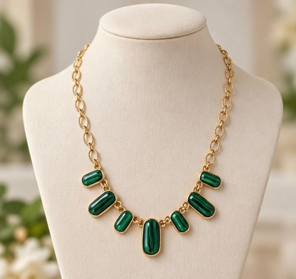 NWT Plunder Faux Malachite Gold Tone Necklace 16–19”